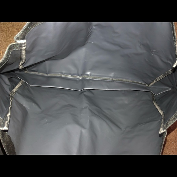 Paparazzi “Bling Security” Gray reusable bag - Picture 3 of 5